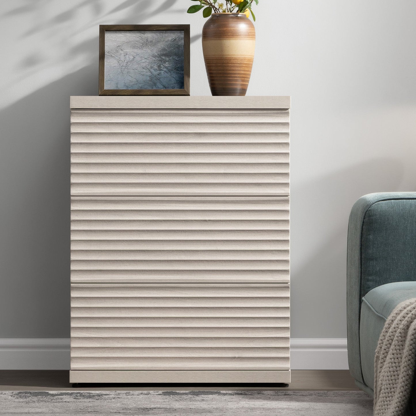 Stria Dresser and Night Tables Set