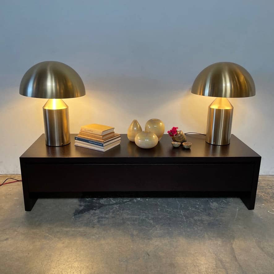 Lampe de table en métal Oluce Atolla