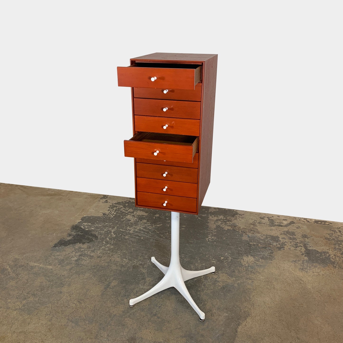 Armoire à bijoux avec support