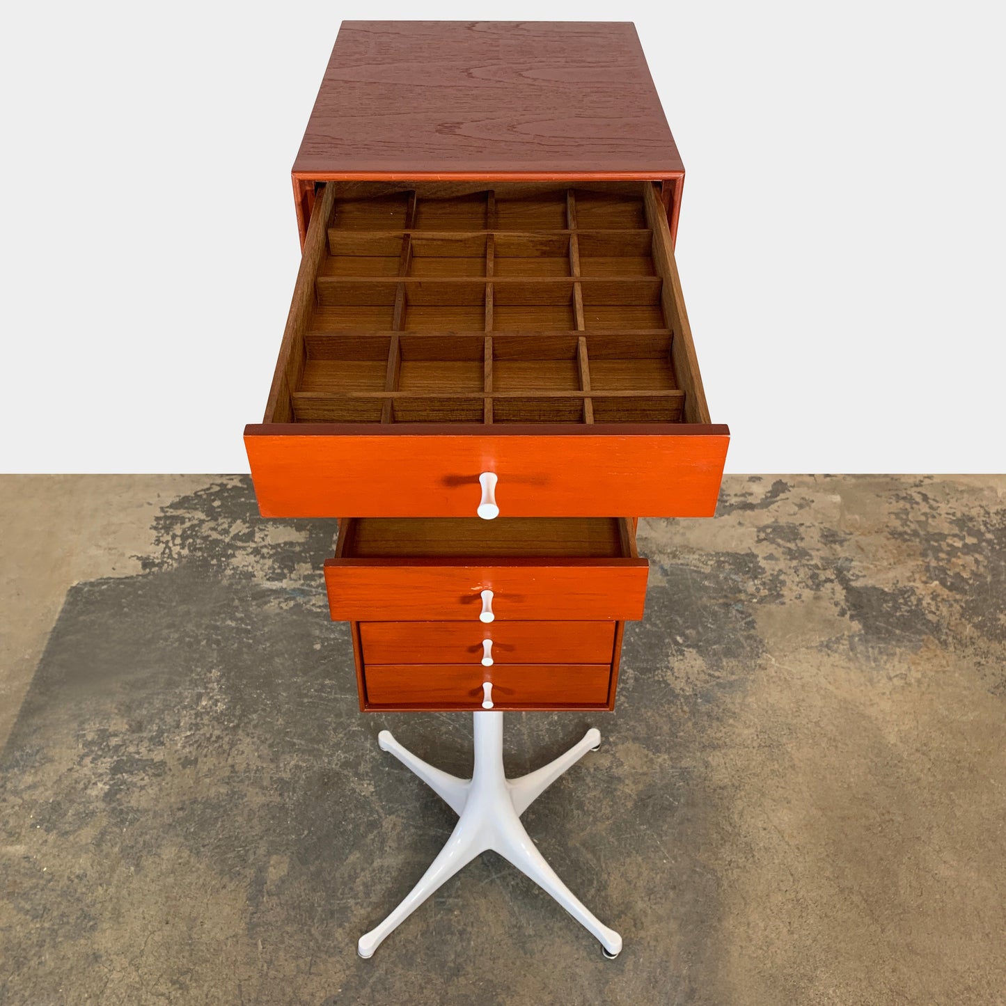 Armoire à bijoux avec support