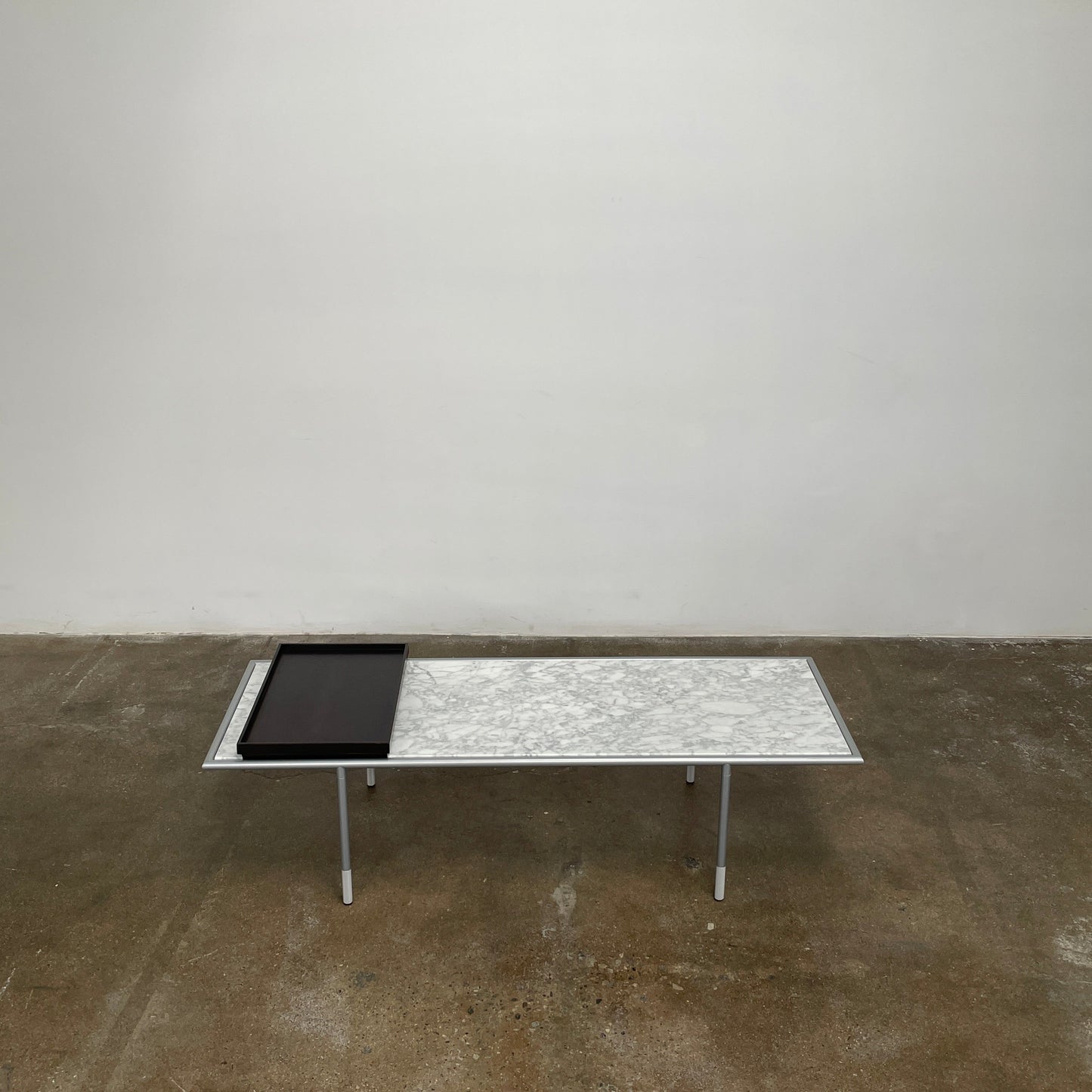 Table basse Artelano en marbre de Carrare avec plateau en bois