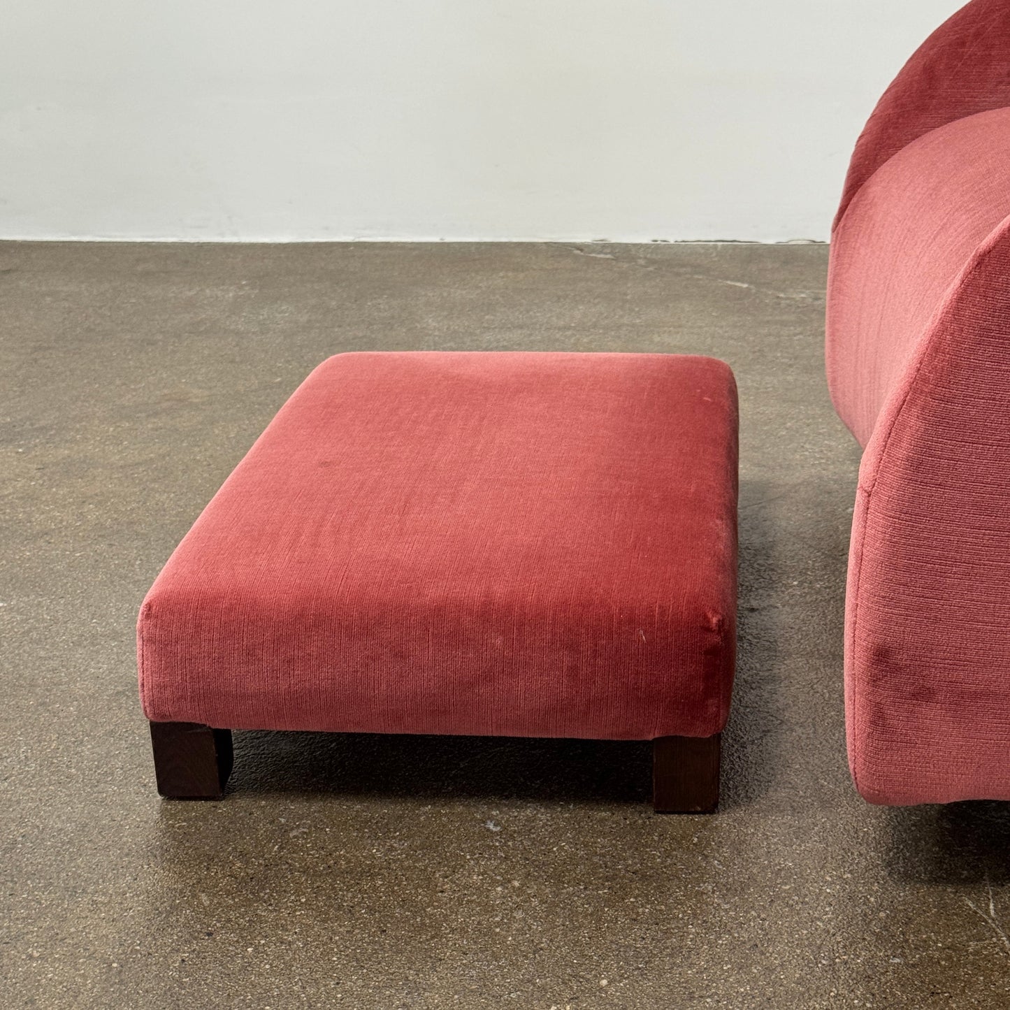 Chaise pivotante et pouf Maxalto Kalos