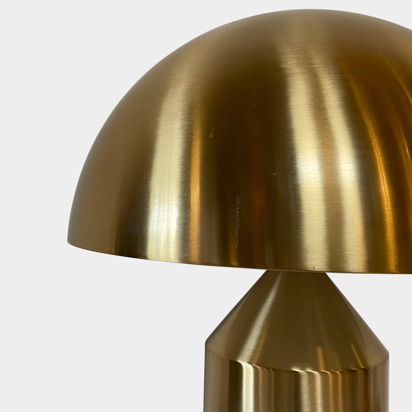 Lampe de table en métal Oluce Atolla