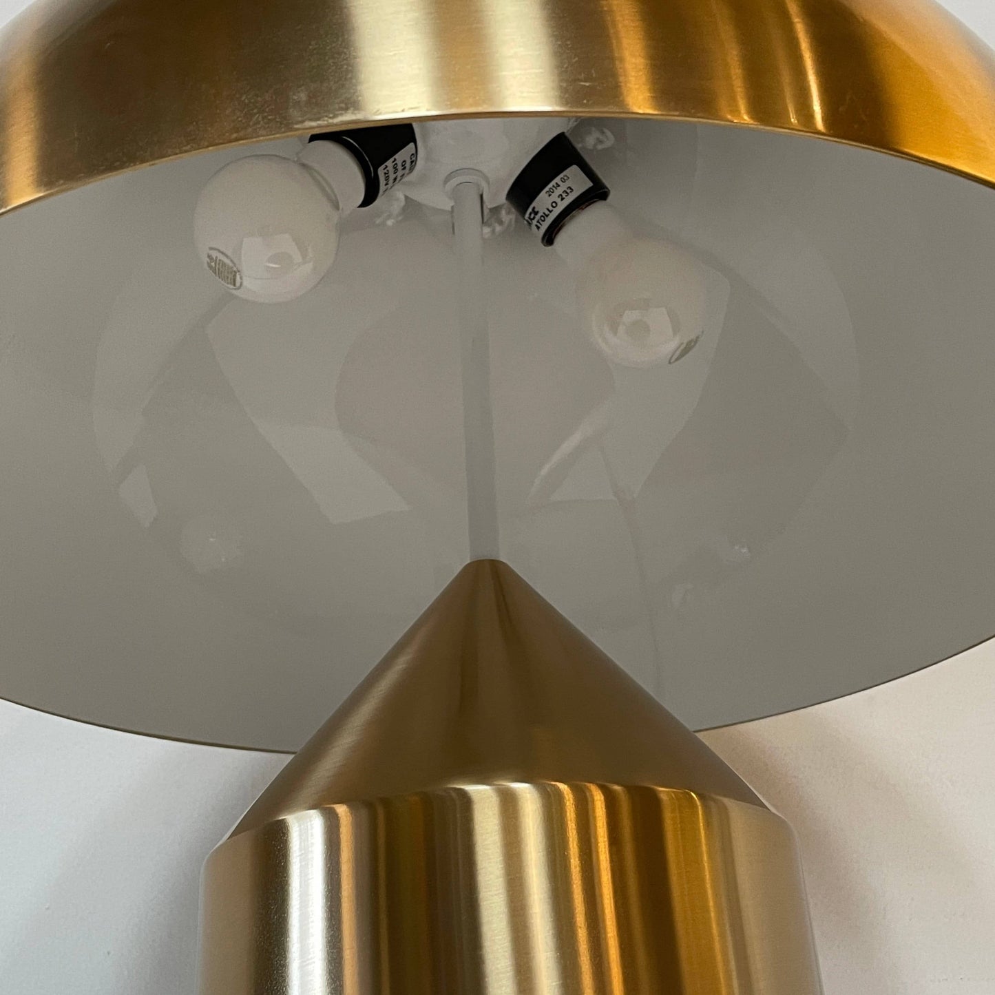 Lampe de table en métal Oluce Atolla