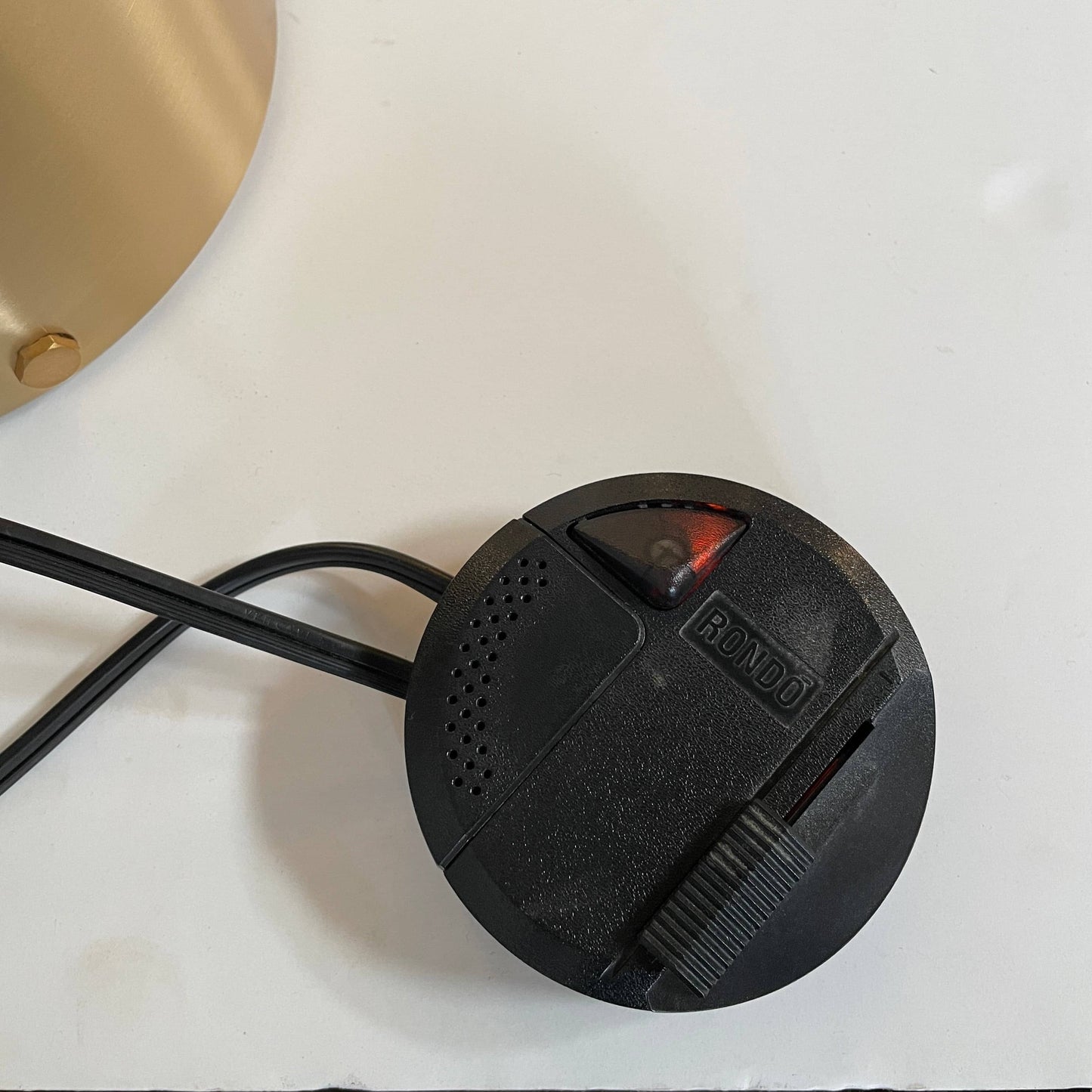 Lampe de table en métal Oluce Atolla