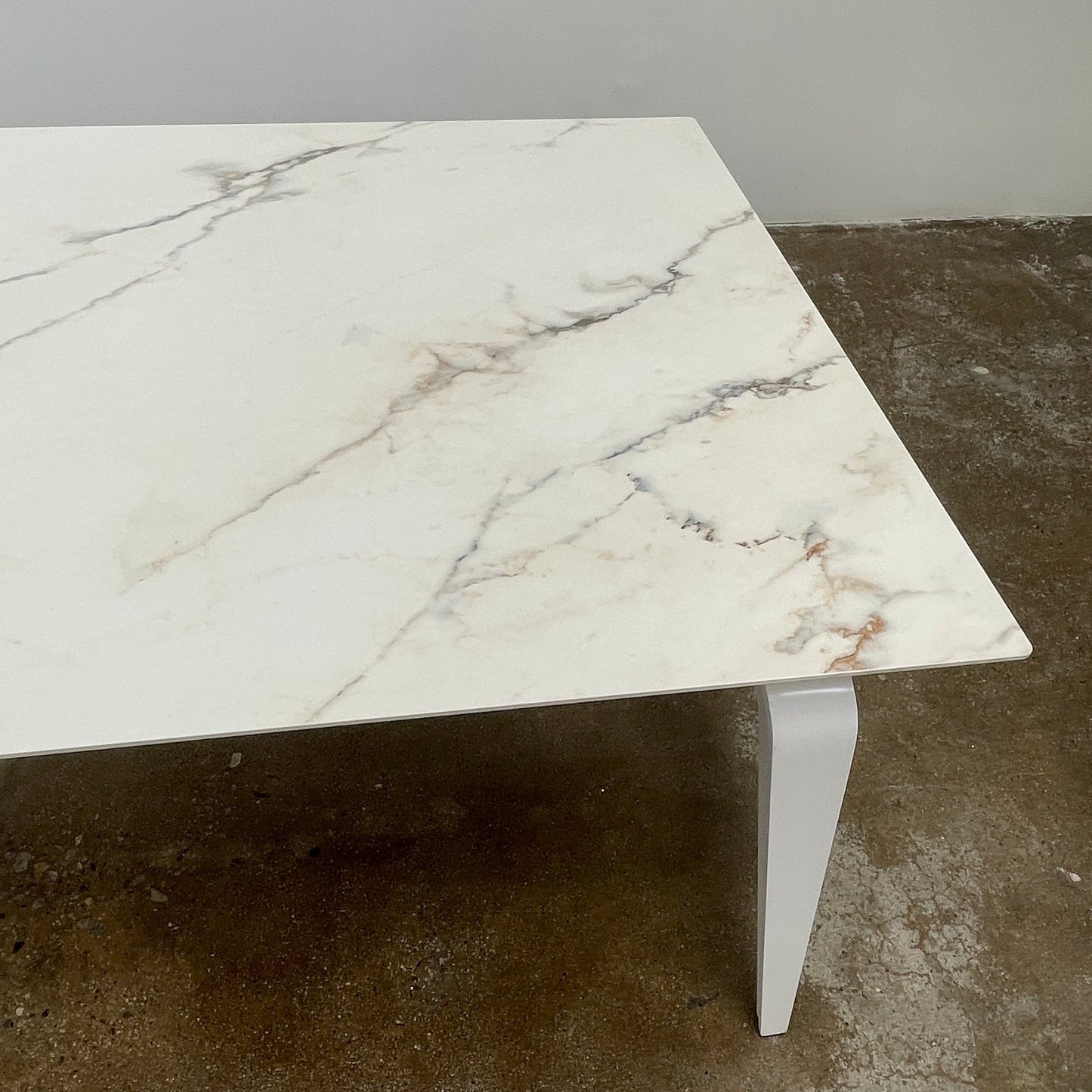 Table à manger Ligne Roset Odessa