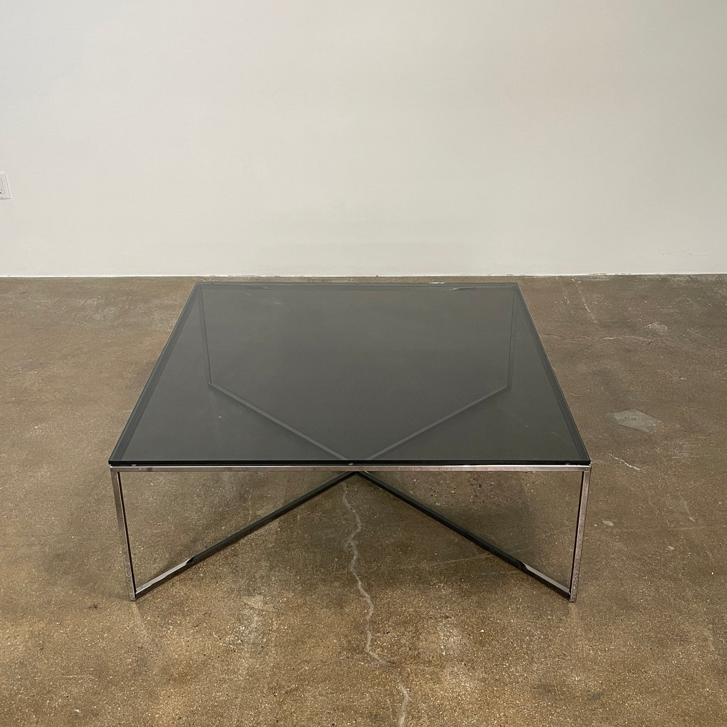 Table basse en verre fumé