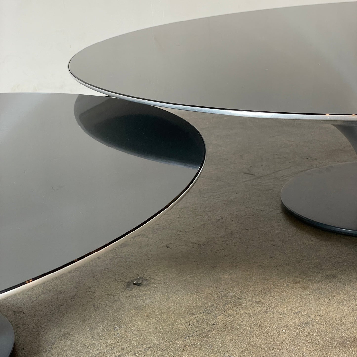Tables Cocktail Ovni Roche Bobois (toutes en attente)