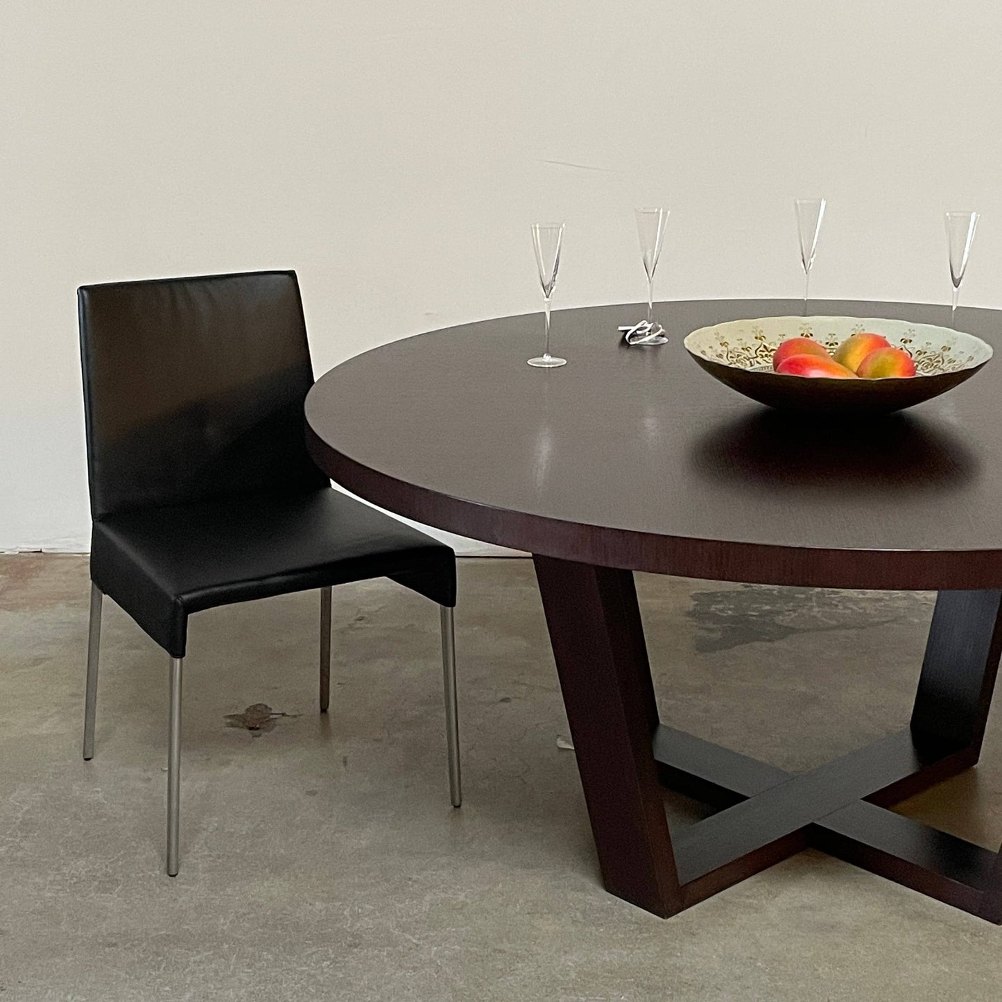 Table à manger Maxalto Xilos finition wengé