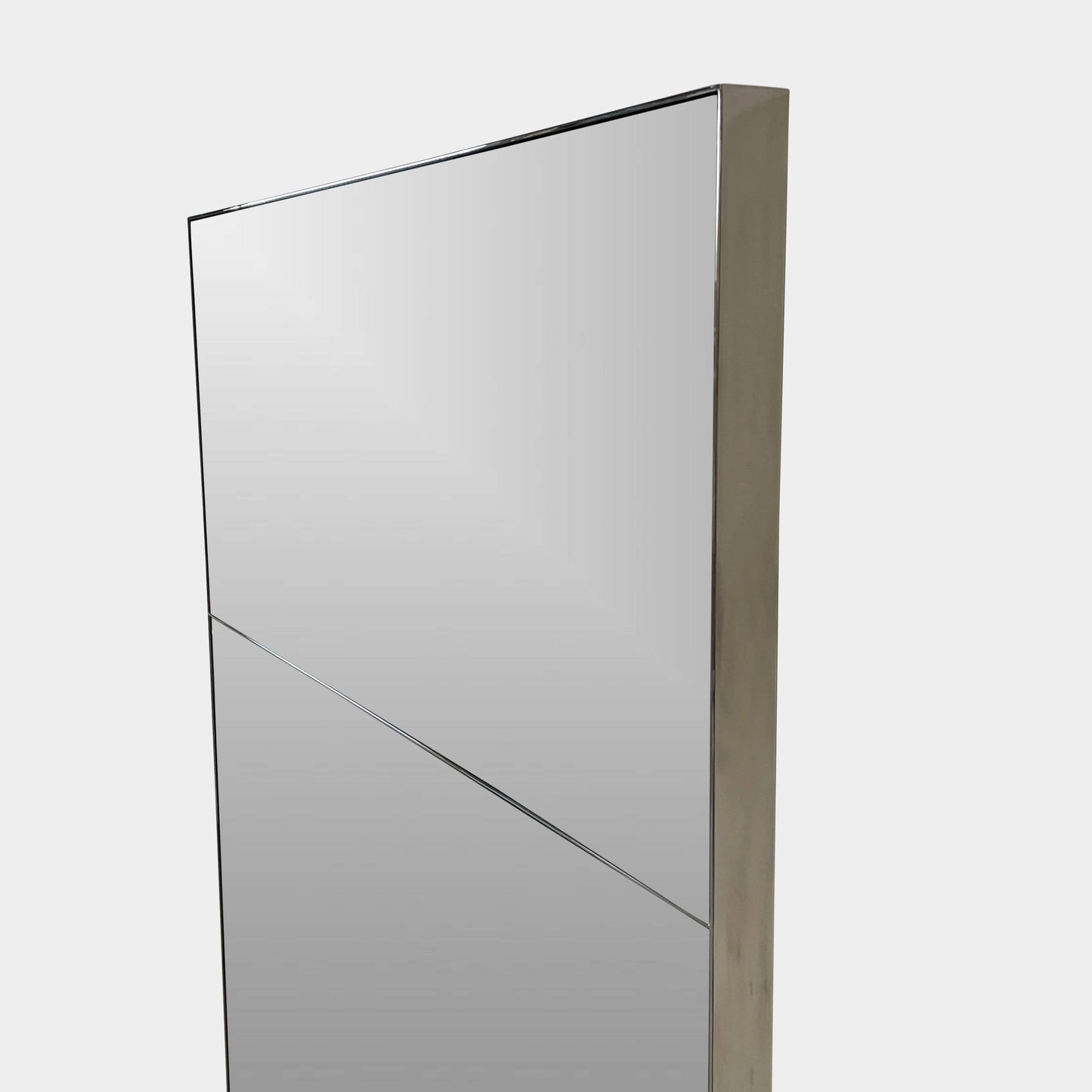 Miroir à cadre en métal Holly Hunt