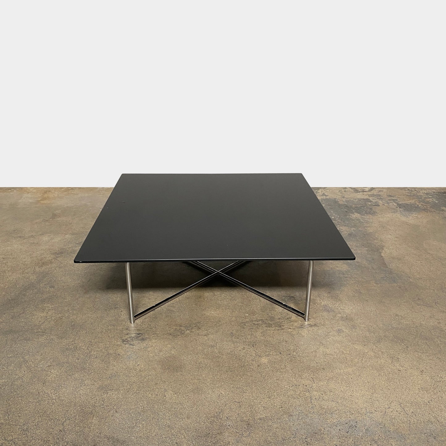 Table basse en verre noir