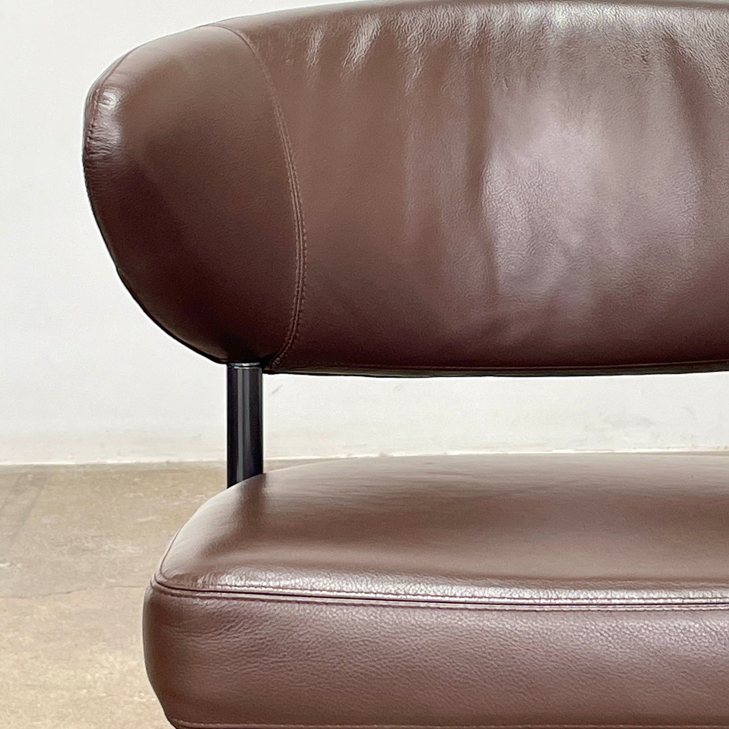 Ensemble de six chaises de salle à manger Minotti Mills