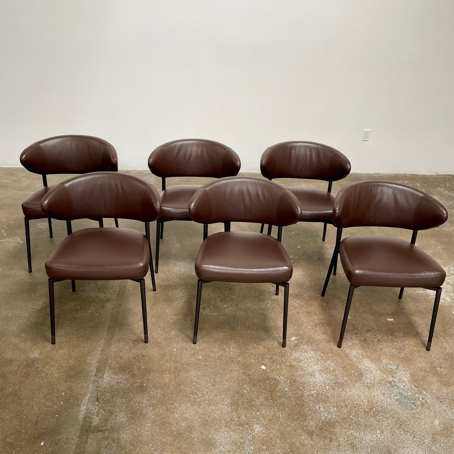Ensemble de six chaises de salle à manger Minotti Mills