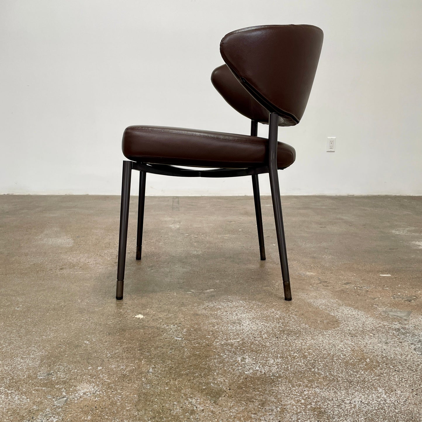 Ensemble de six chaises de salle à manger Minotti Mills