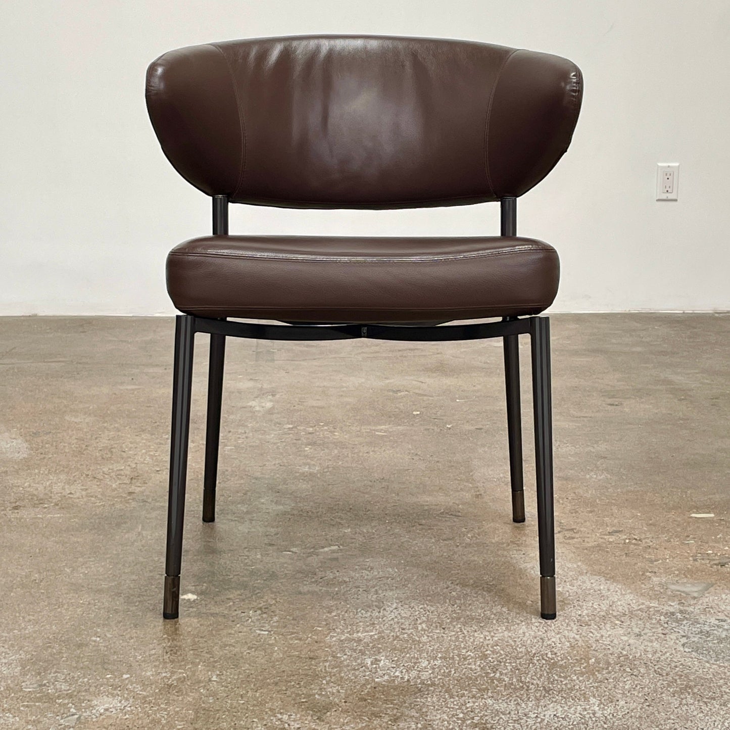 Ensemble de six chaises de salle à manger Minotti Mills
