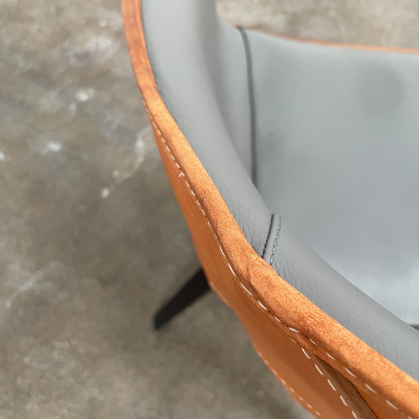 Poltrona Frau Petite chaise gingembre