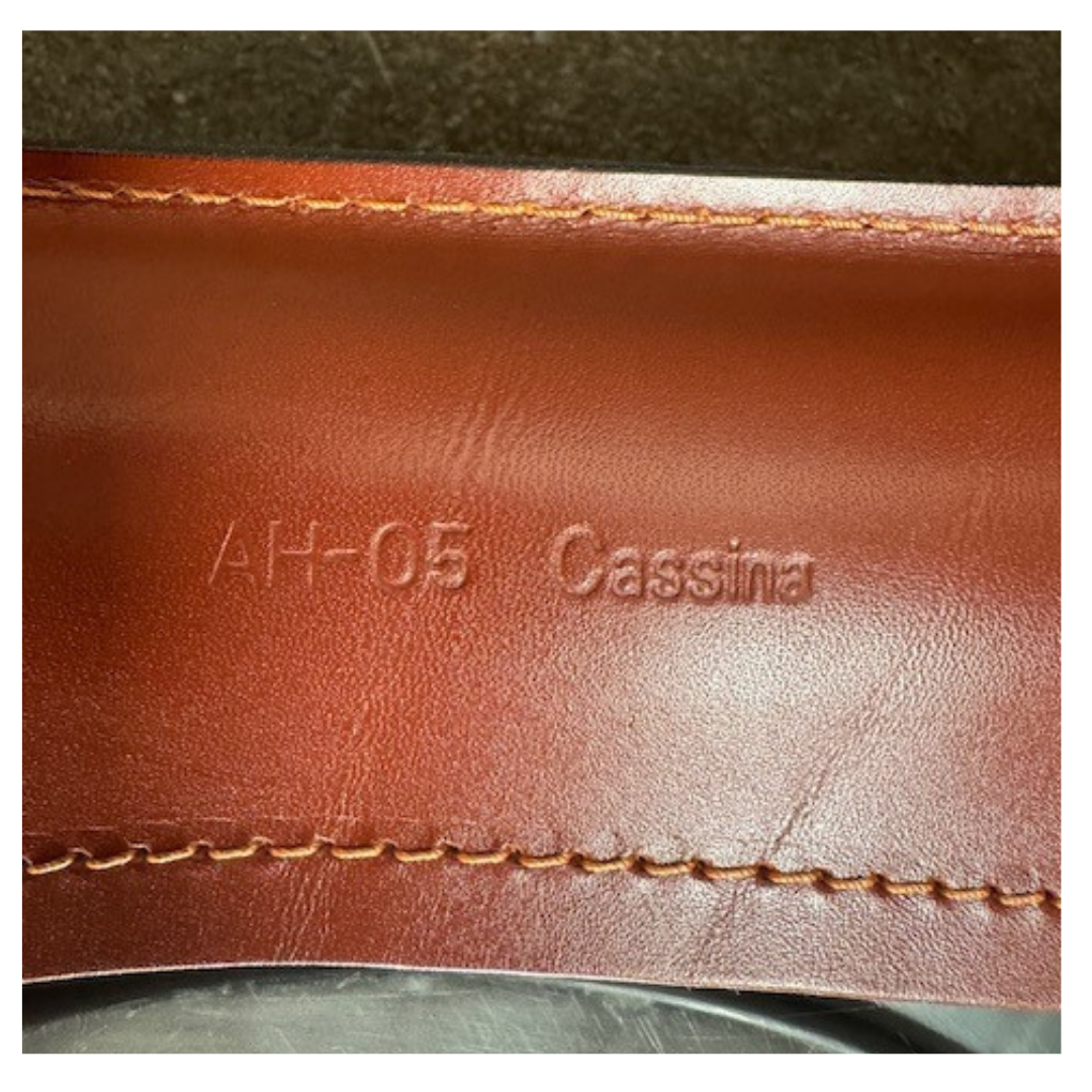 Fauteuil Cassina Cab 413 en cuir rouge