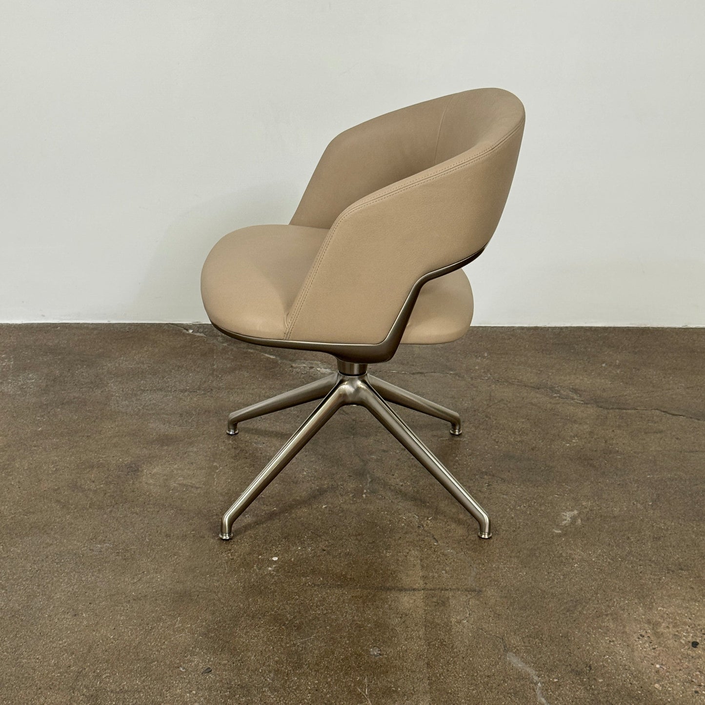 Chaise de bureau pivotante Flexform Alma à 4 branches