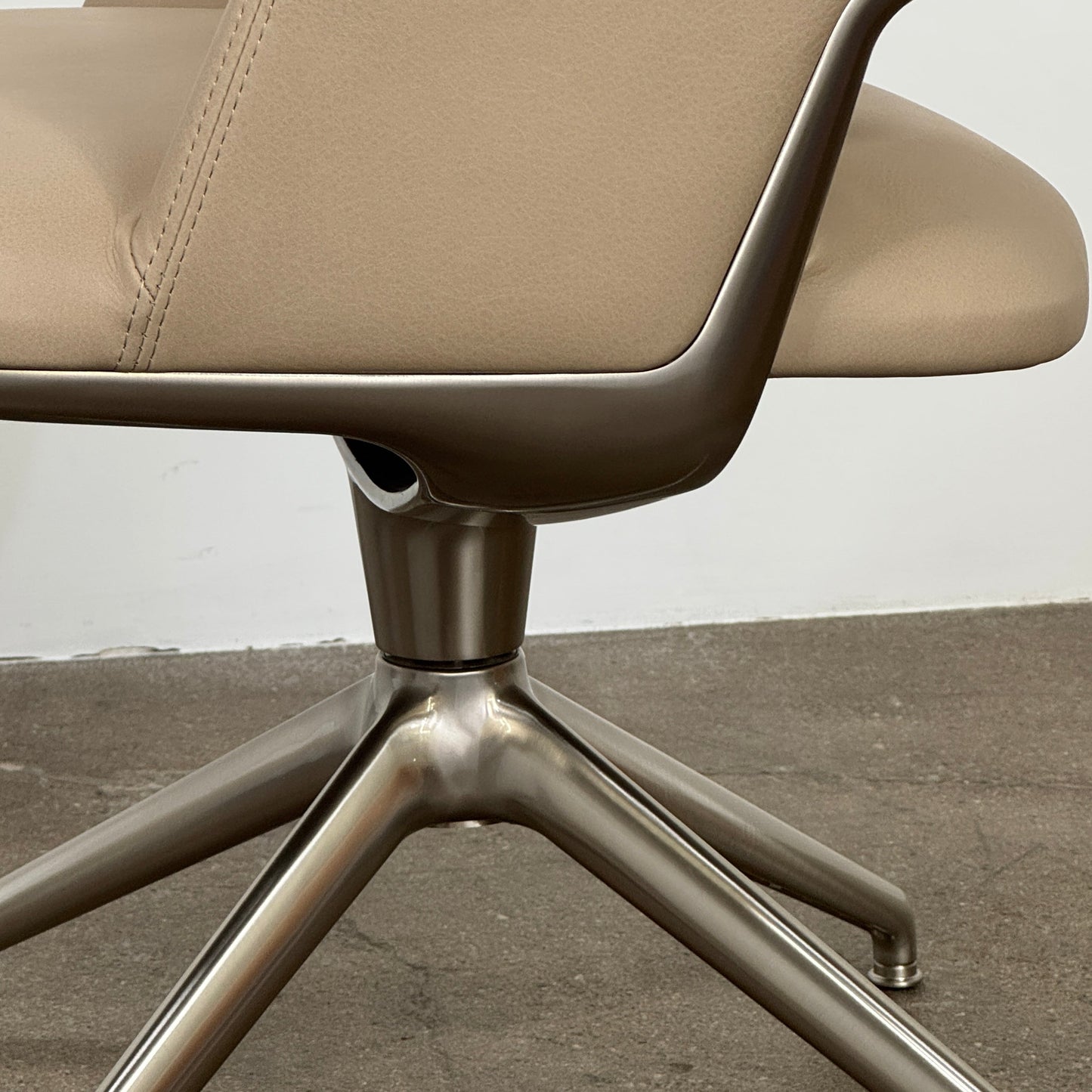 Chaise de bureau pivotante Flexform Alma à 4 branches