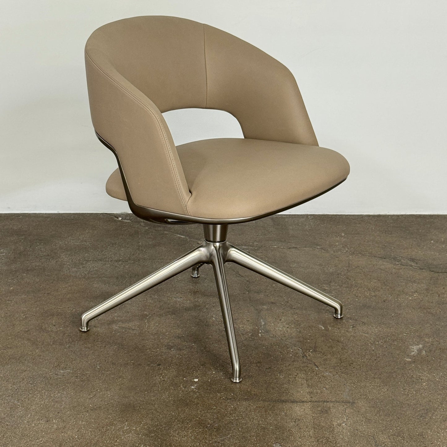 Chaise de bureau pivotante Flexform Alma à 4 branches