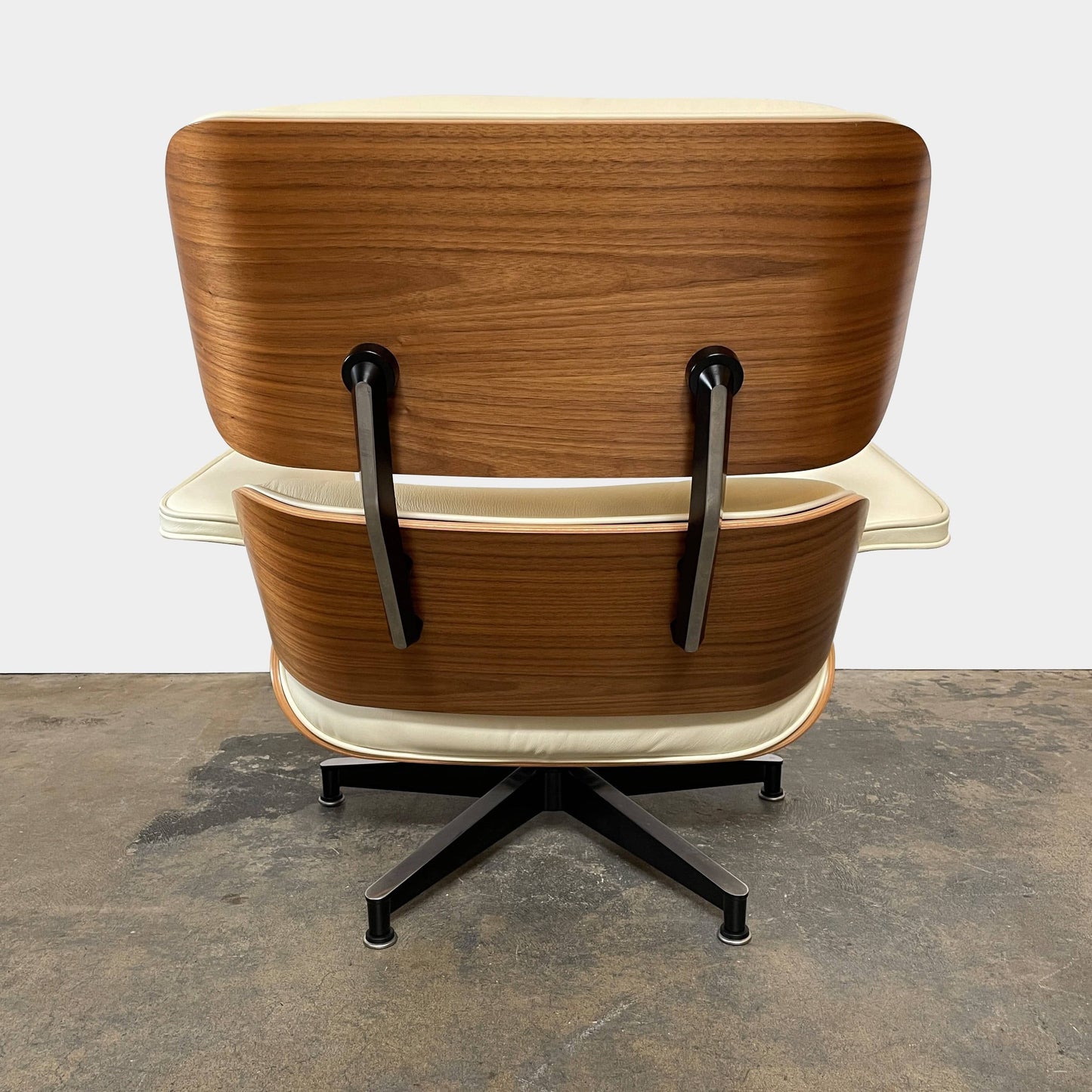 Fauteuil et ottoman Eames Lounge