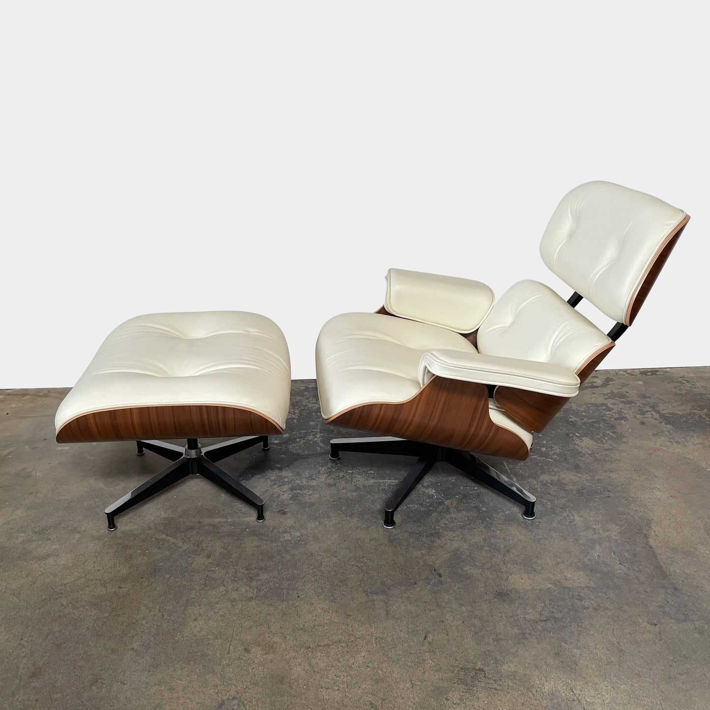 Fauteuil et ottoman Eames Lounge