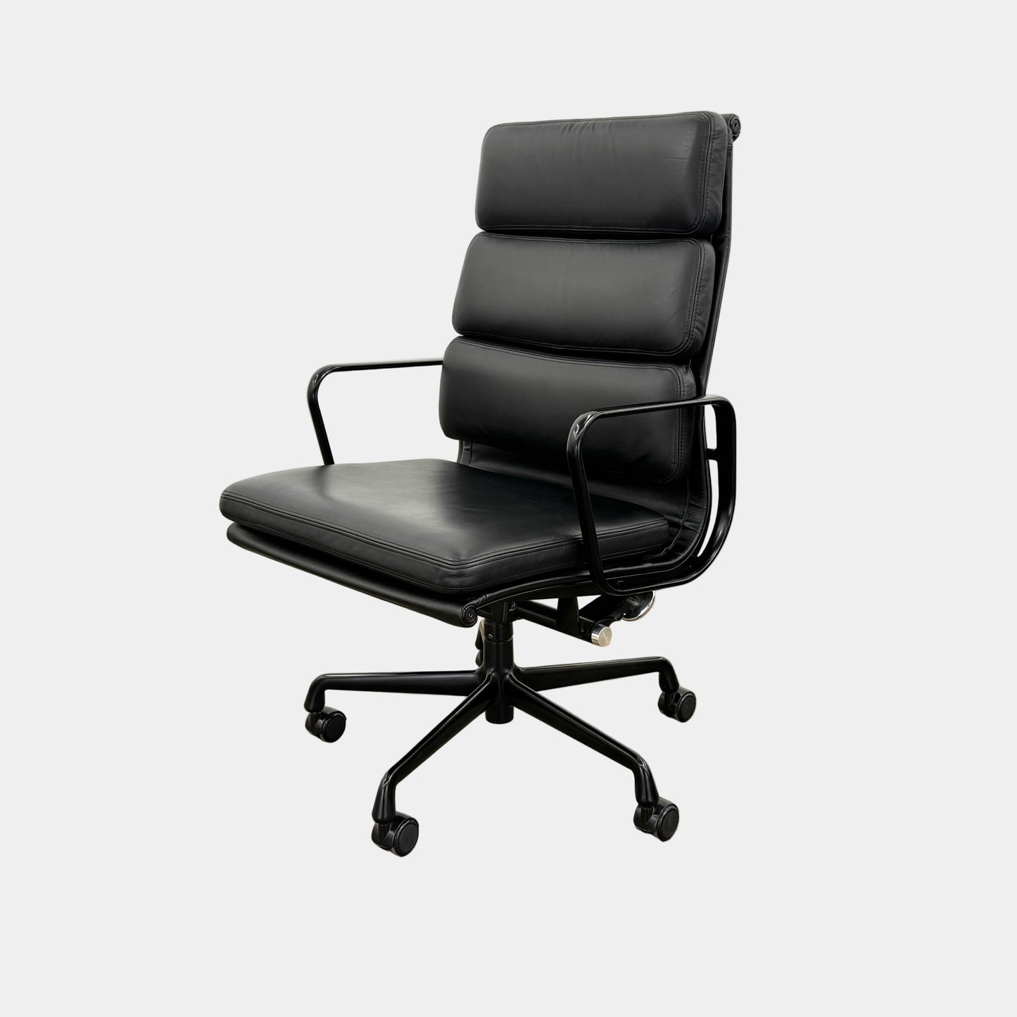Fauteuil de direction Eames Soft Pad de Herman Miller
