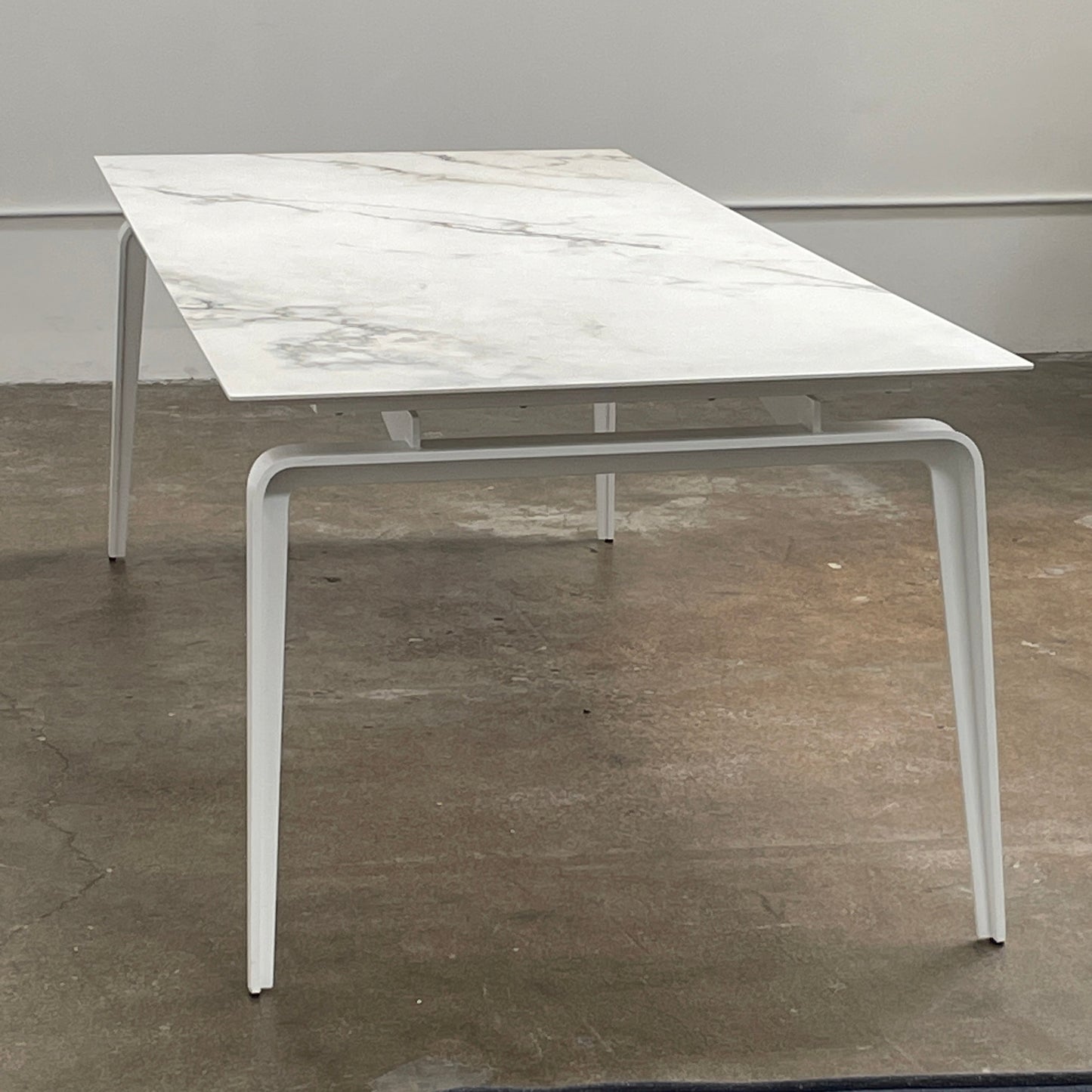 Table à manger Ligne Roset Odessa