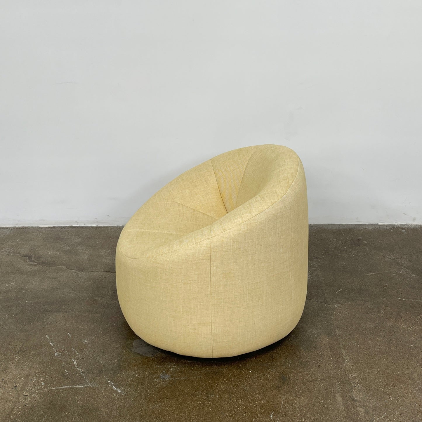 Fauteuils pivotants Pumpkin de Ligne Roset (en attente)