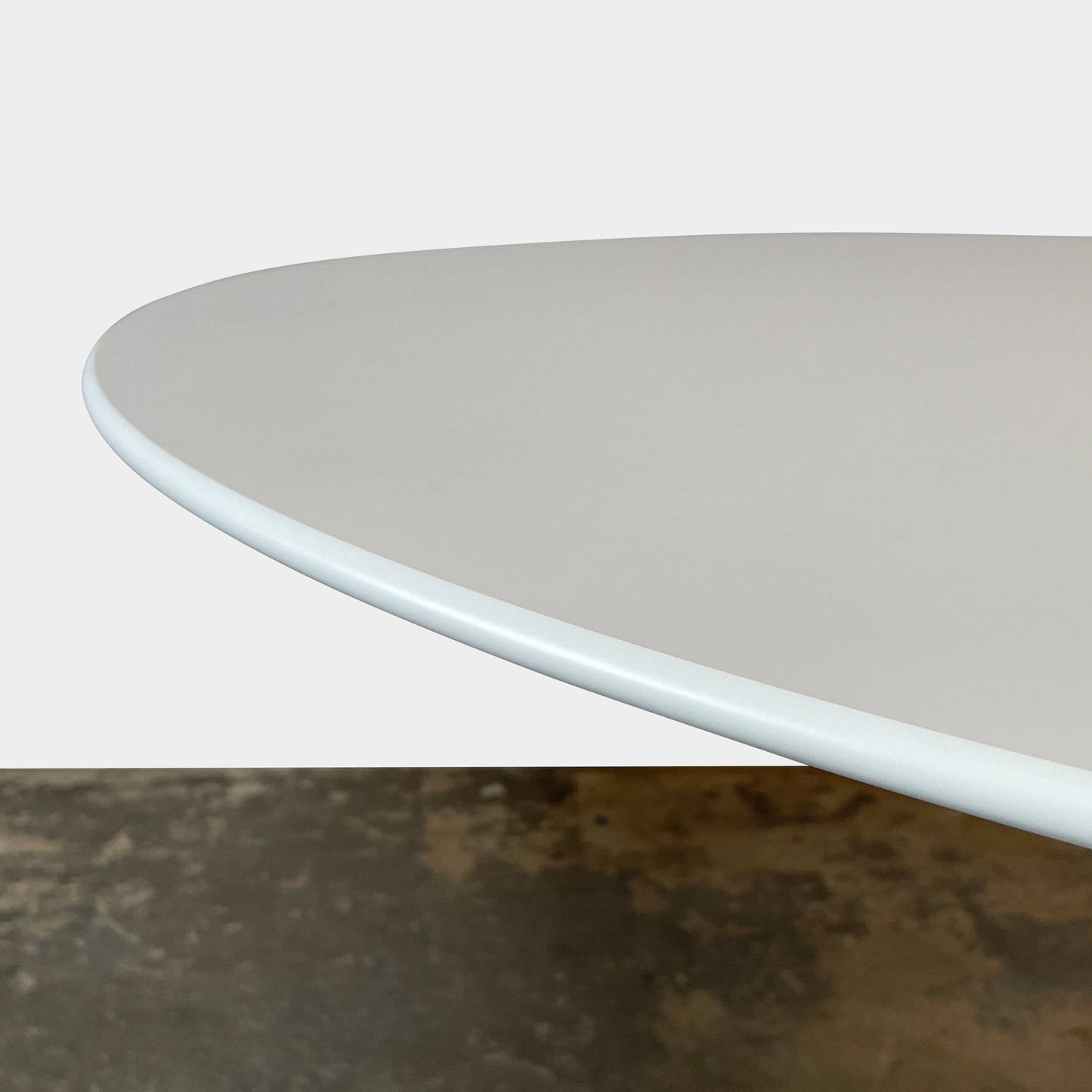 Table à manger Saarinen 47