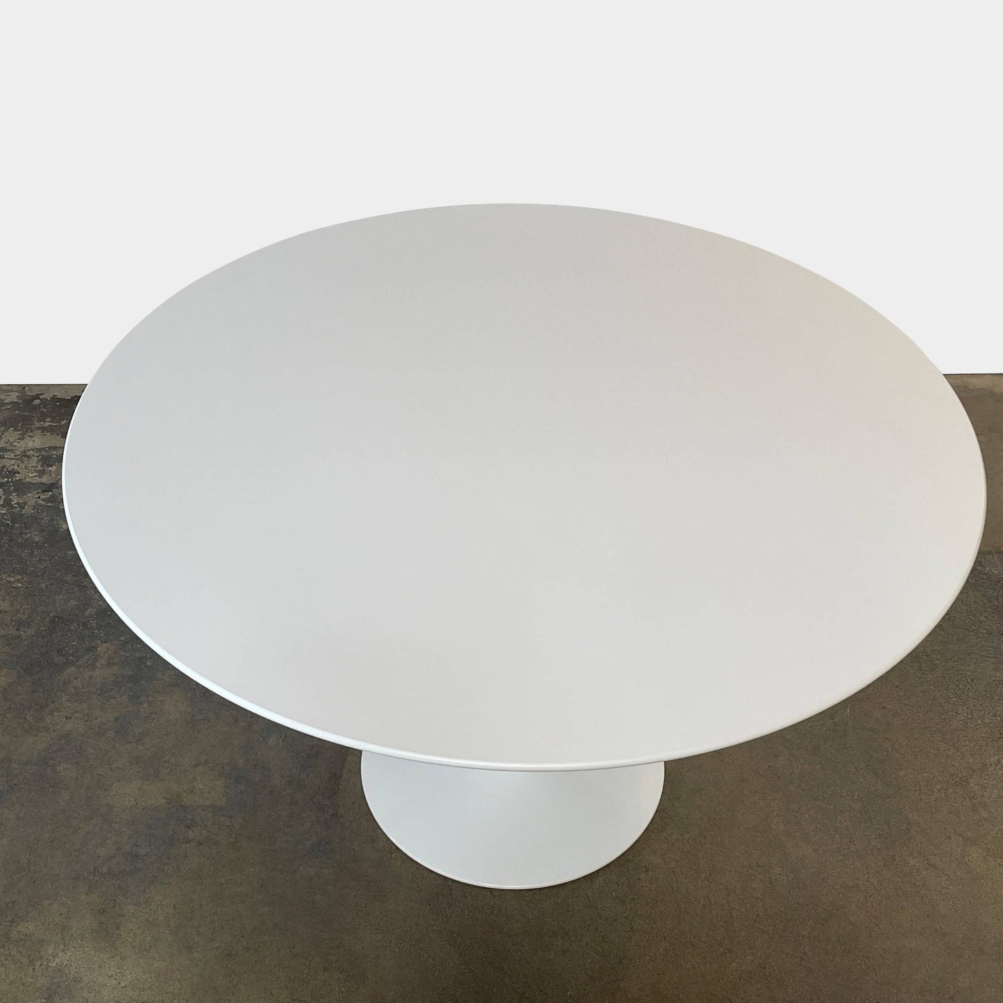 Table à manger Saarinen 47