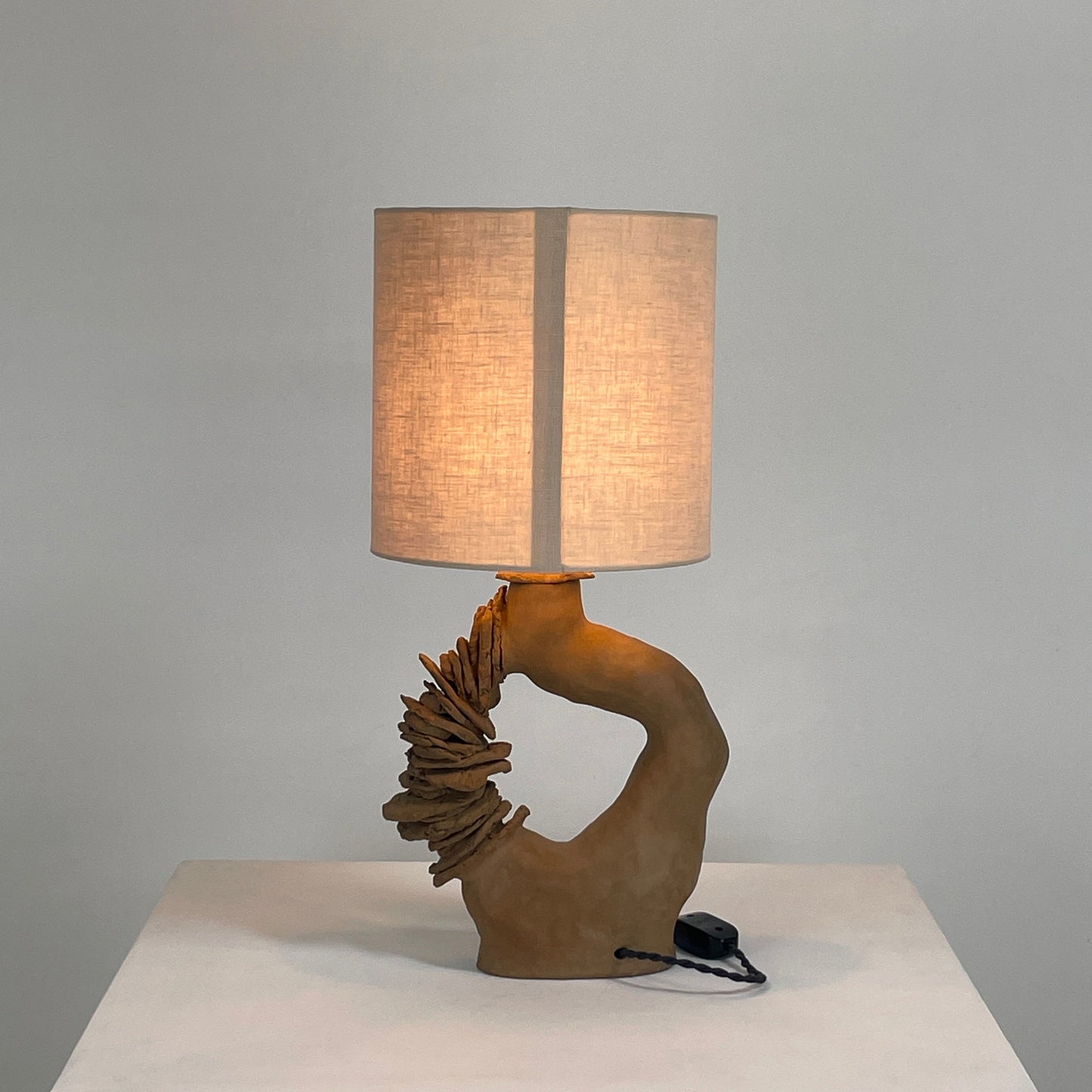 Lampe à arc en céramique Sofi