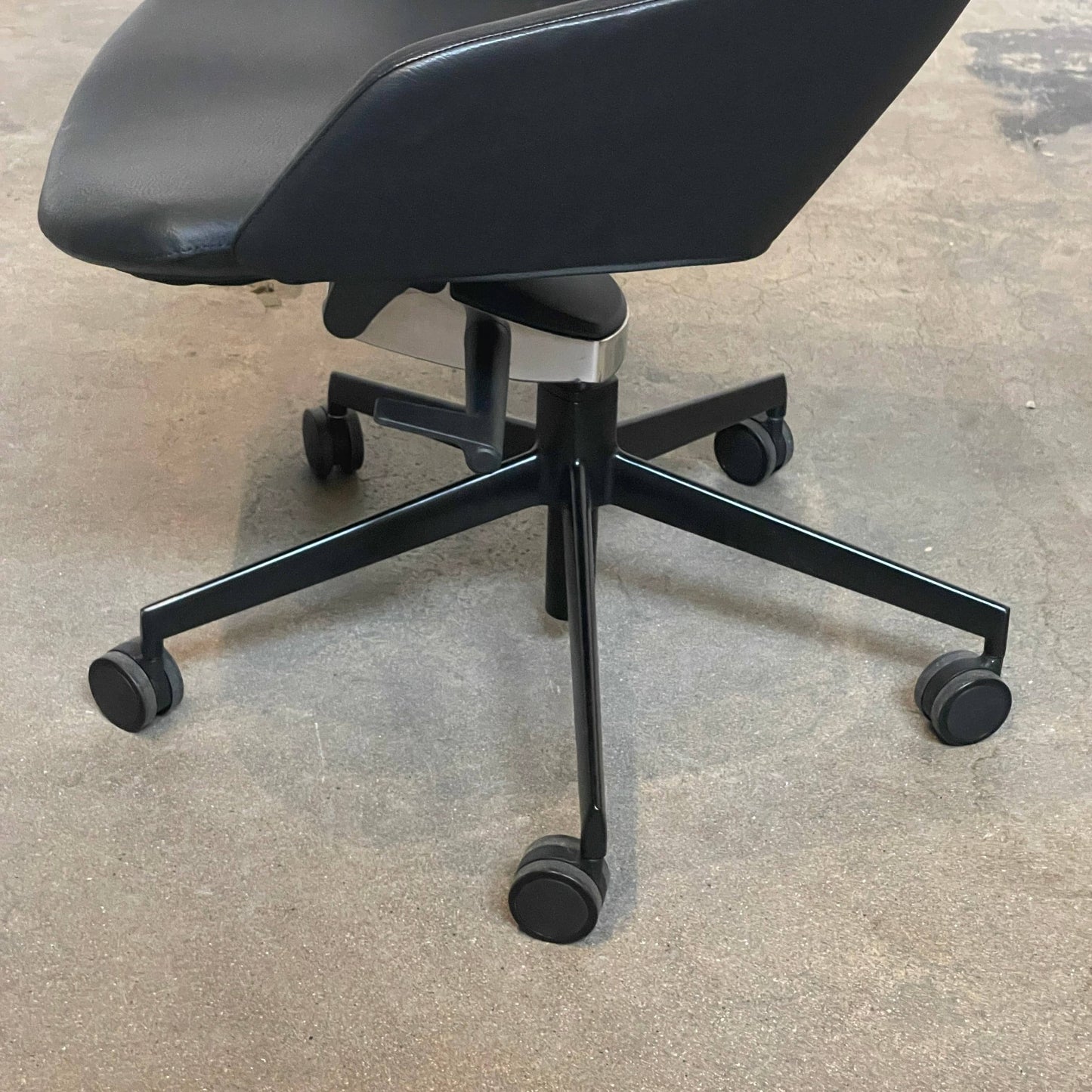 Fauteuil de direction Arper Aston
