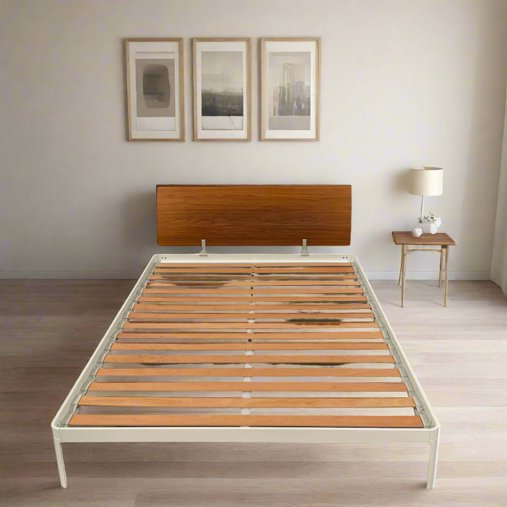 Lit Queen Size DWR Min avec tête de lit en bois