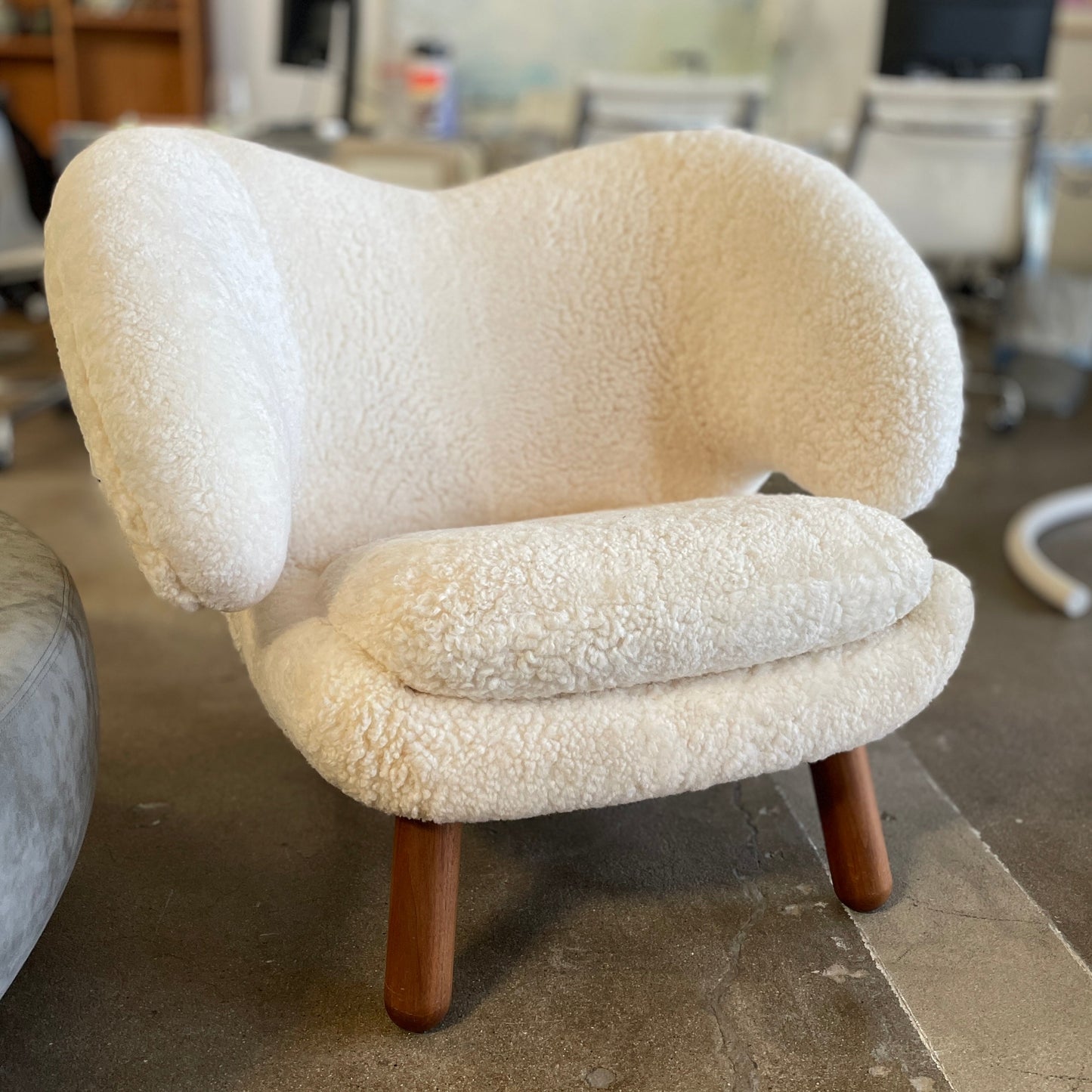 Finn Juhl Pelican Chaise en peau de mouton
