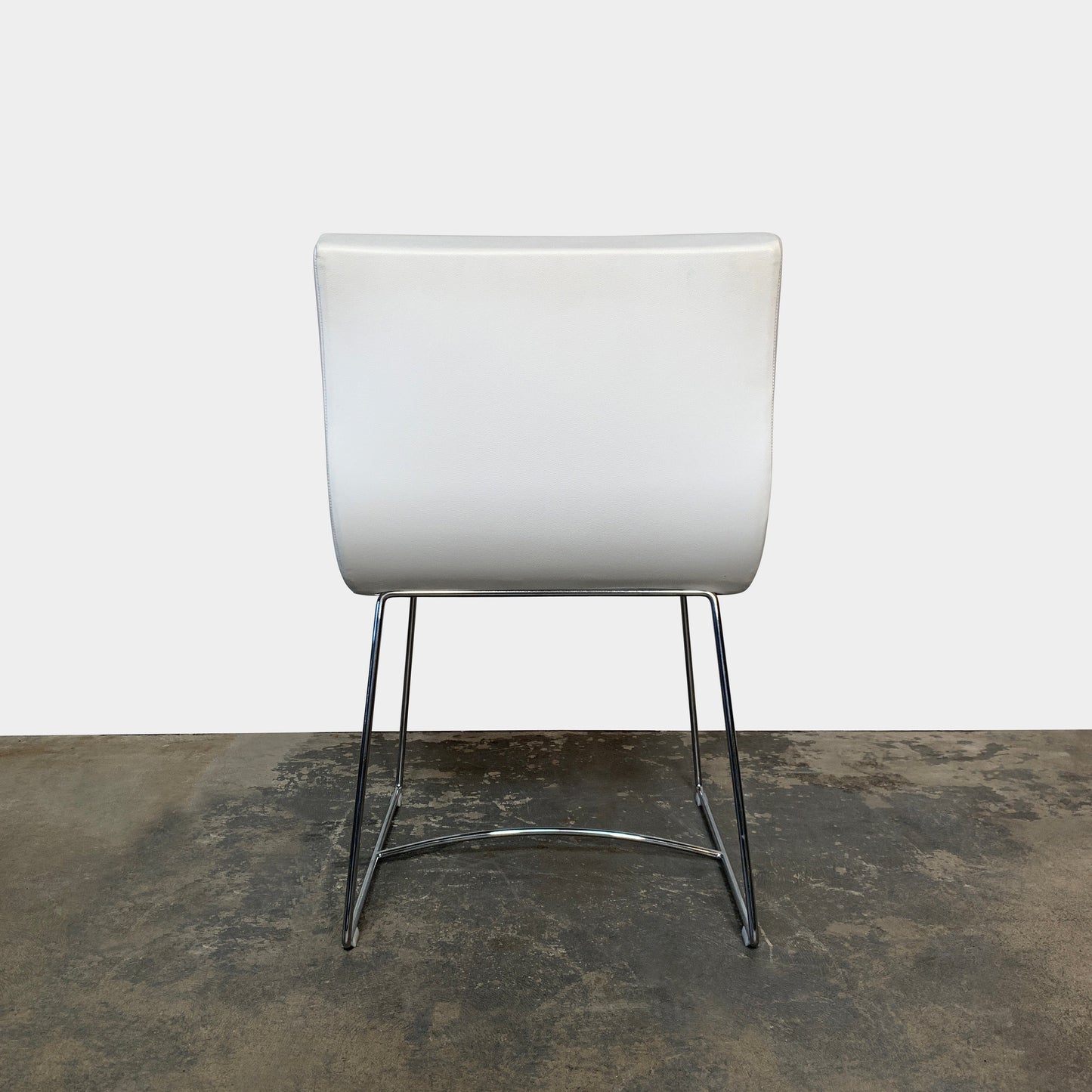 Chaise d'appoint Sala Ligne Roset en cuir blanc