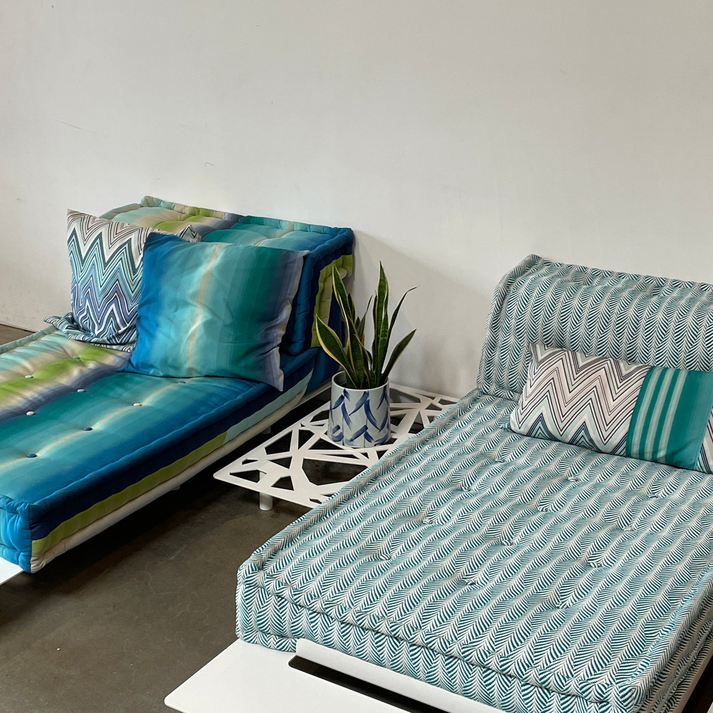 Chaise longue d'extérieur Mah Jong Roche Bobois