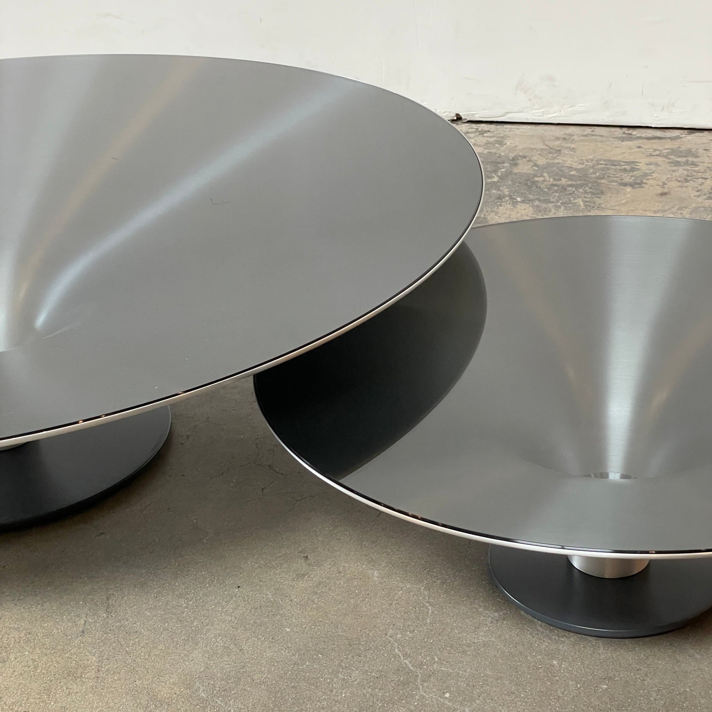 Tables Cocktail Ovni Roche Bobois (toutes en attente)