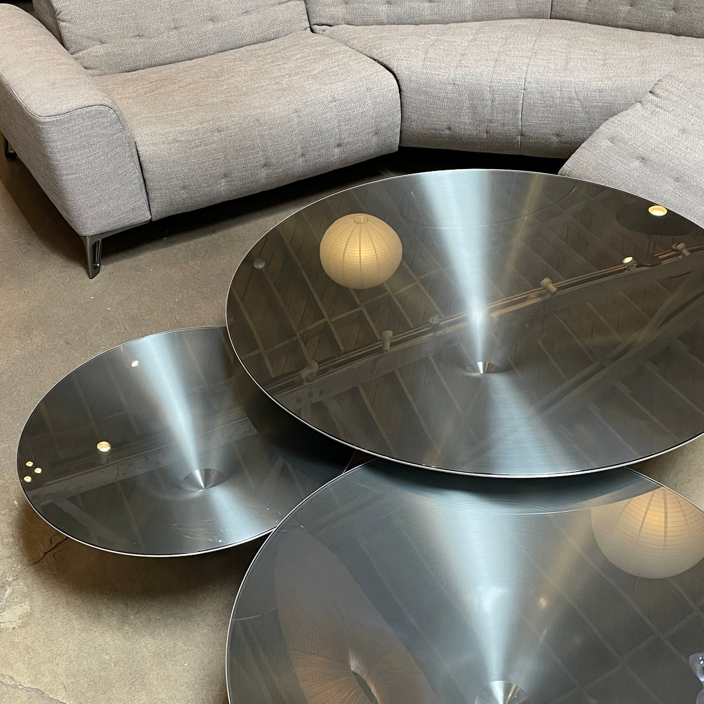 Tables Cocktail Ovni Roche Bobois (toutes en attente)