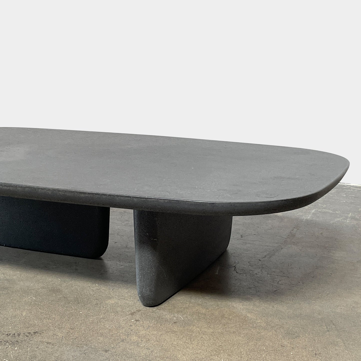 Table basse d'extérieur Tobi-Ishi de B&amp;B Italia (en attente)