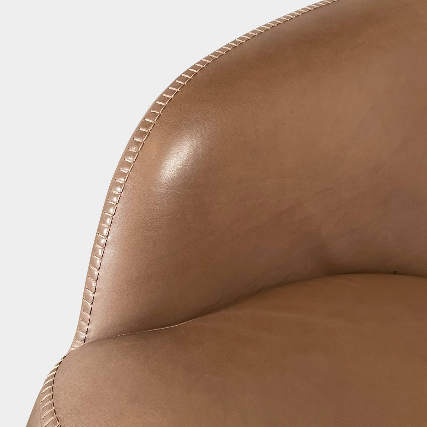 Fauteuil à dossier haut et pouf Maxalto Febo
