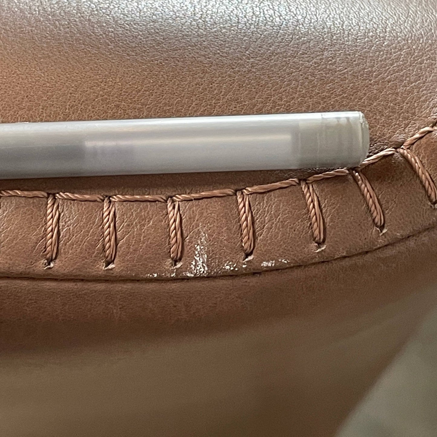 Fauteuil à dossier haut et pouf Maxalto Febo