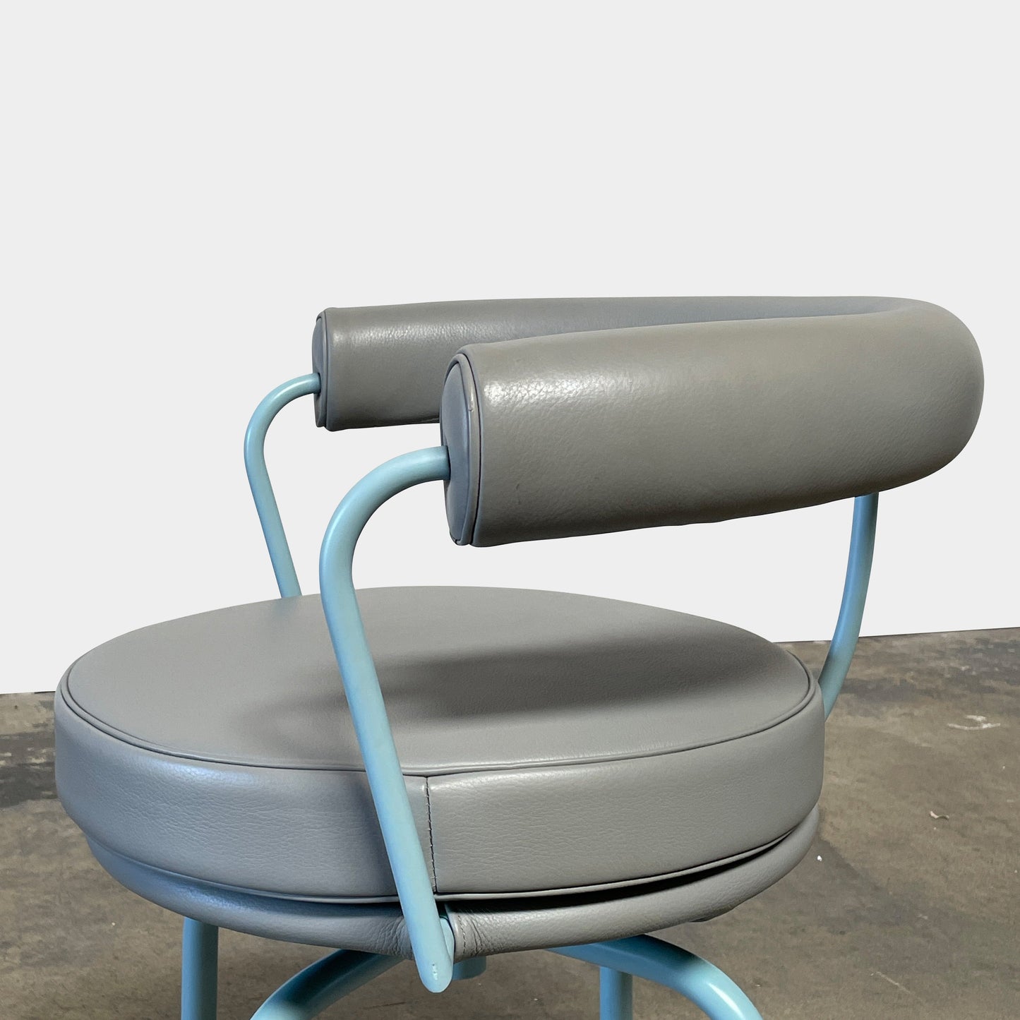 Chaise pivotante Cassina LC7