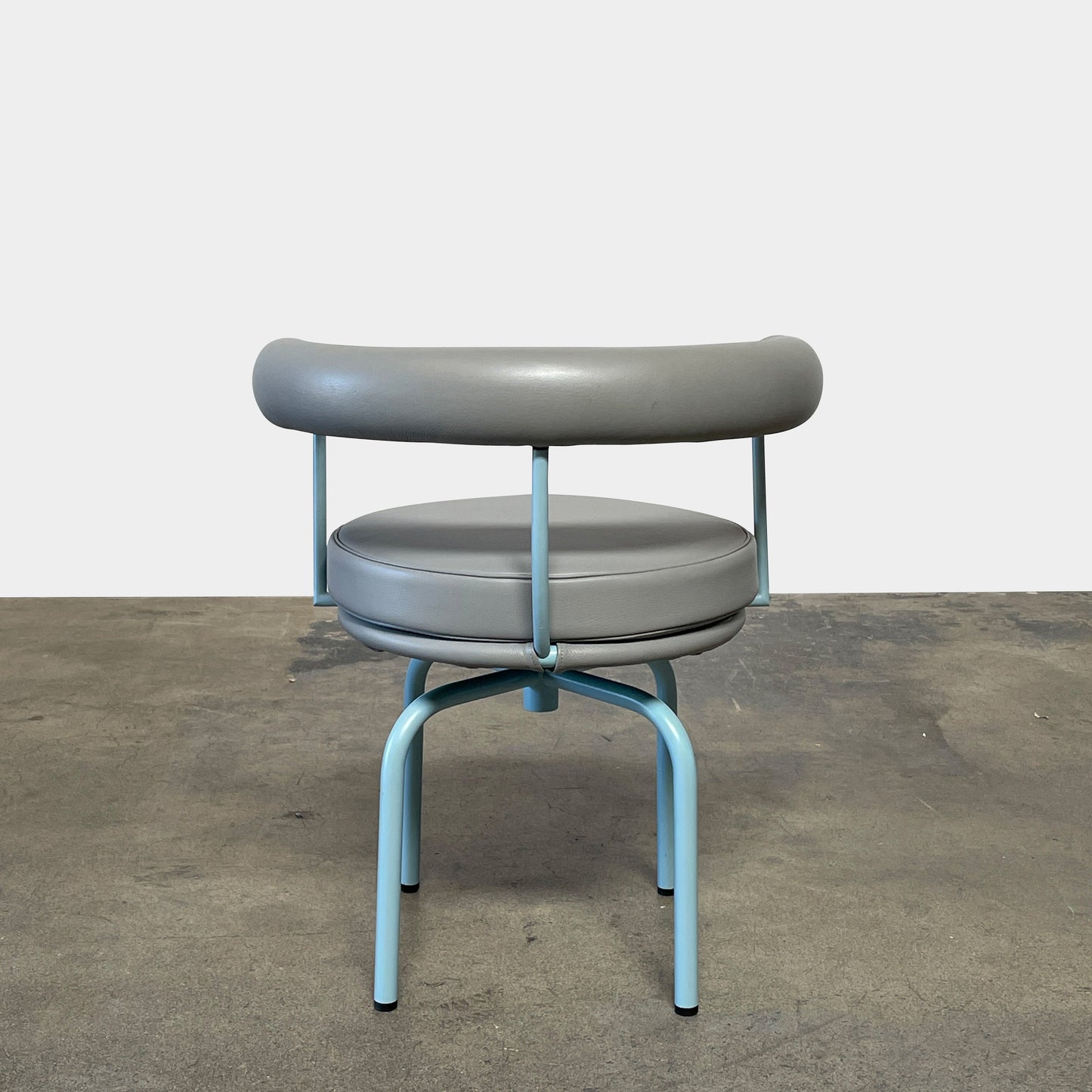 Chaise pivotante Cassina LC7