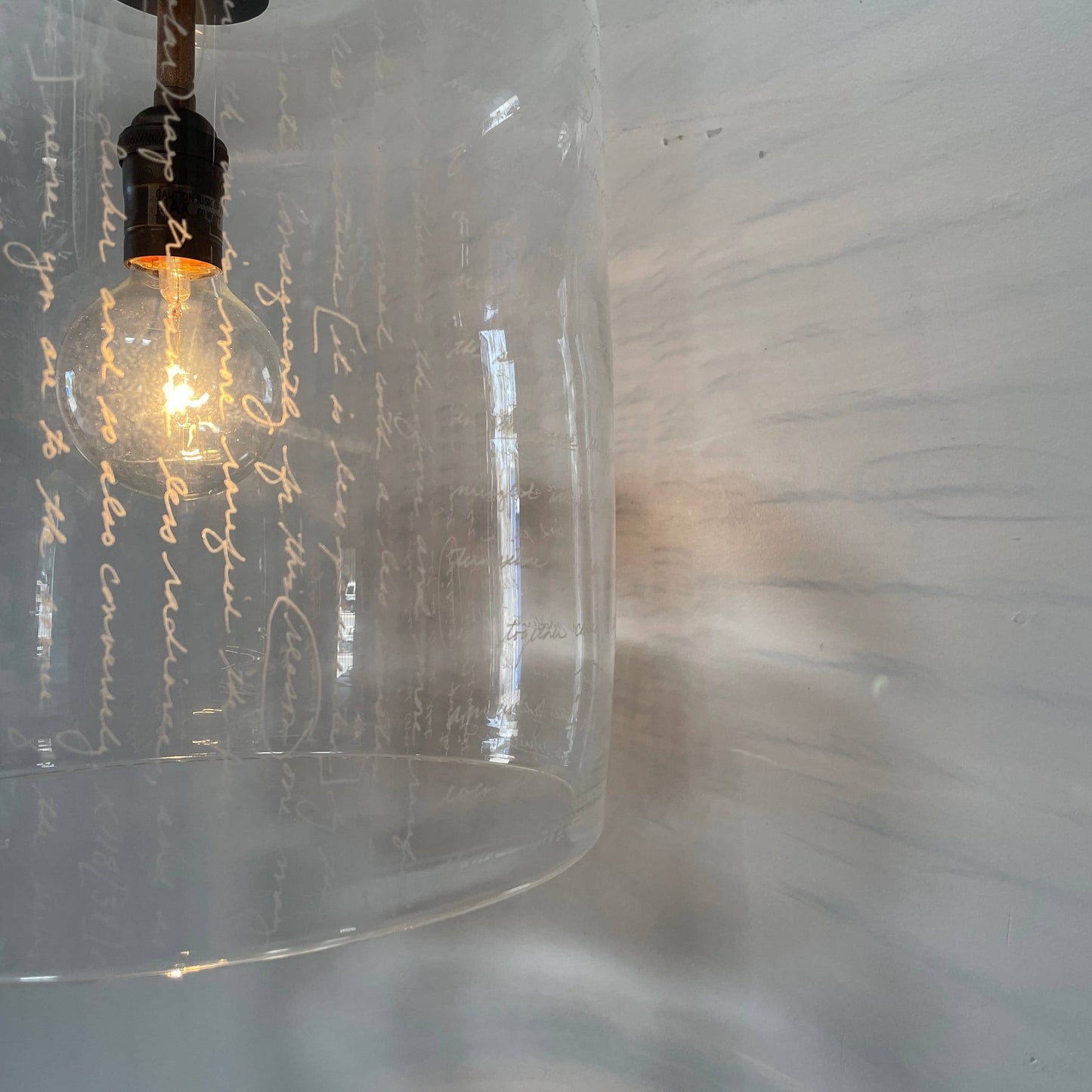 Pendentif mot Alison Berger